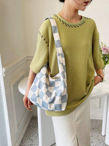 Bolsa de Tecido com Estampa Geométrica e Alças Trançadas